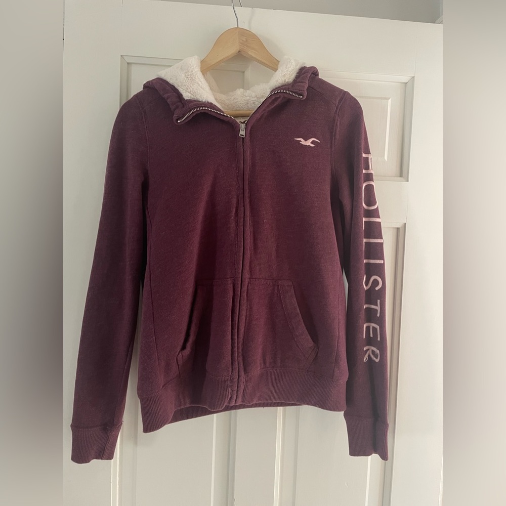Hollister fleece lined hoodie women’s size small